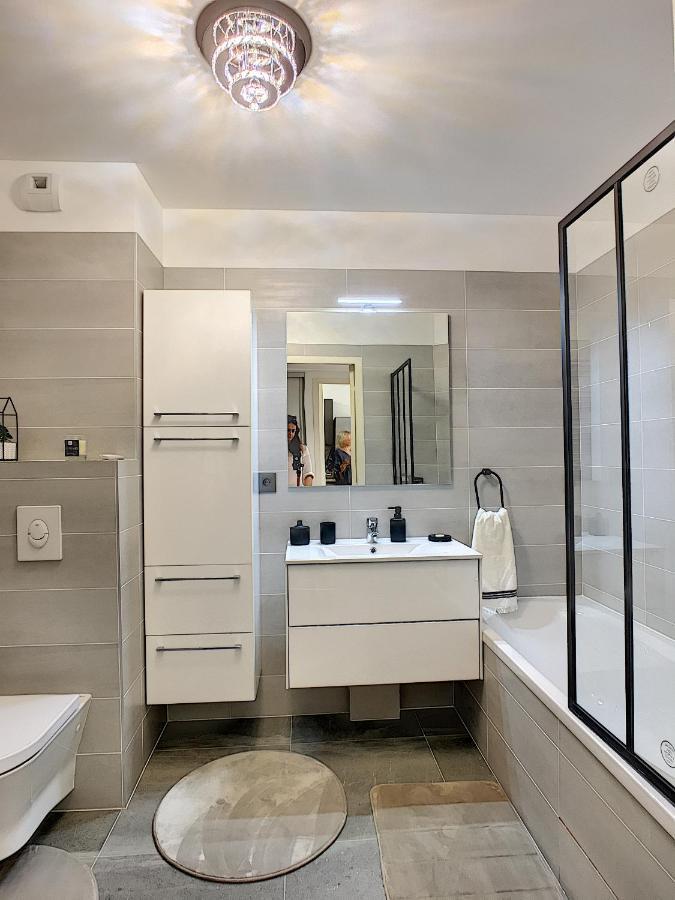 Palm Beach Apartment With A Pool In The Residence Cannes Exteriör bild